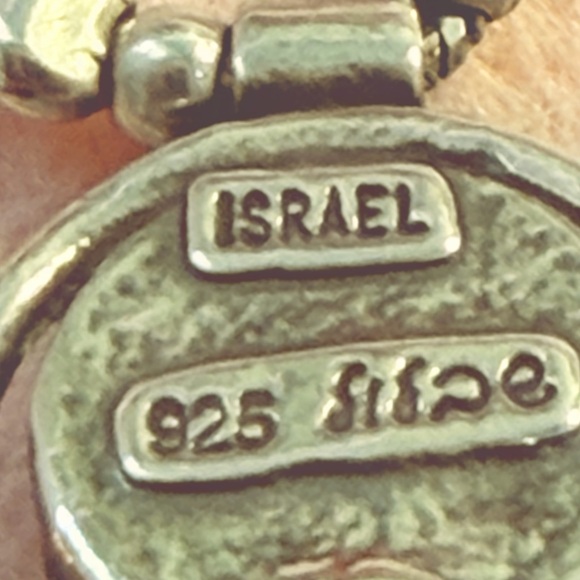 Sundance 18” Elegant Silver and Pearl Necklace - Picture 3 of 3